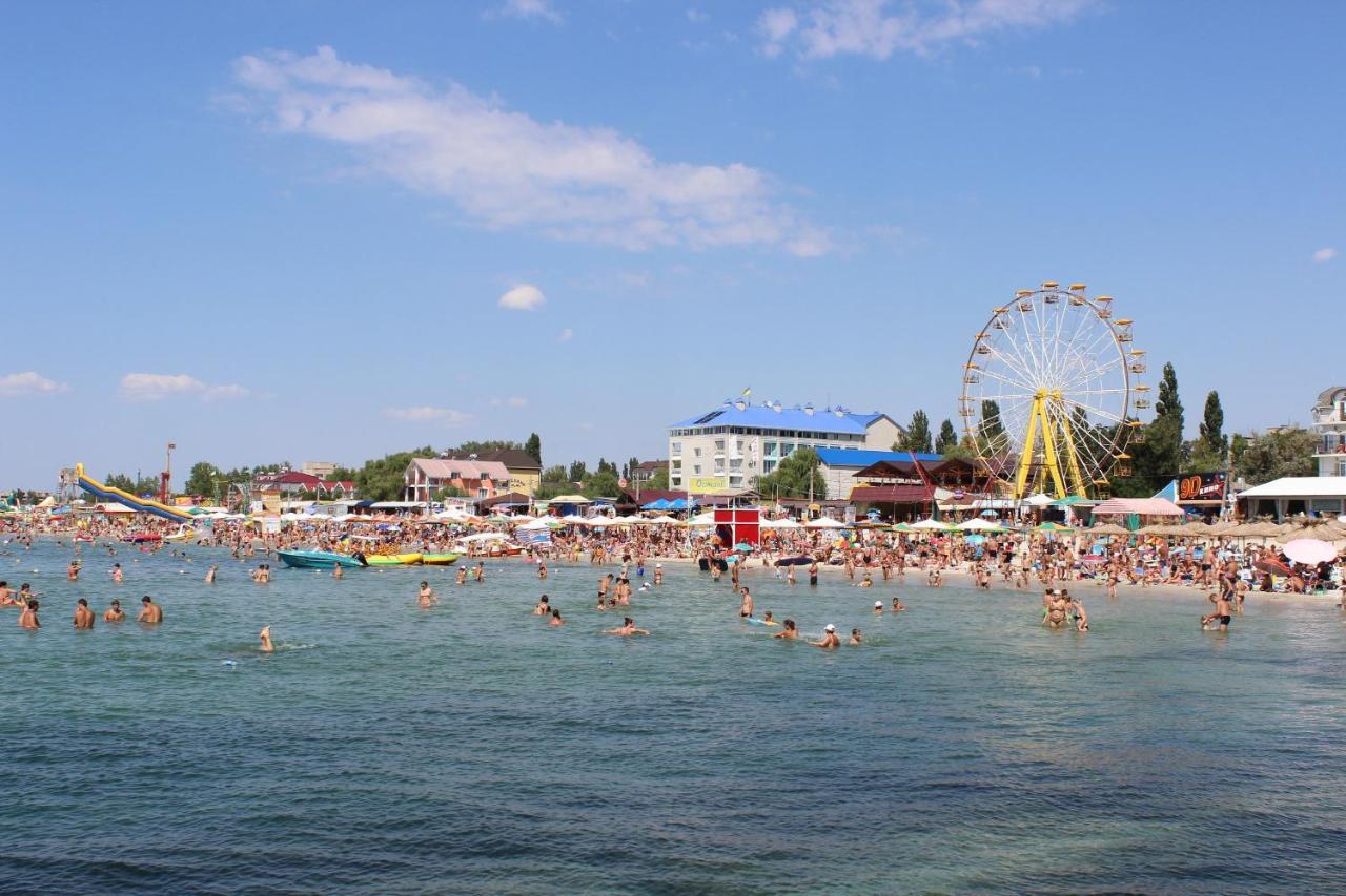 Lastochka Hotel Zaliznîi Port Exterior foto