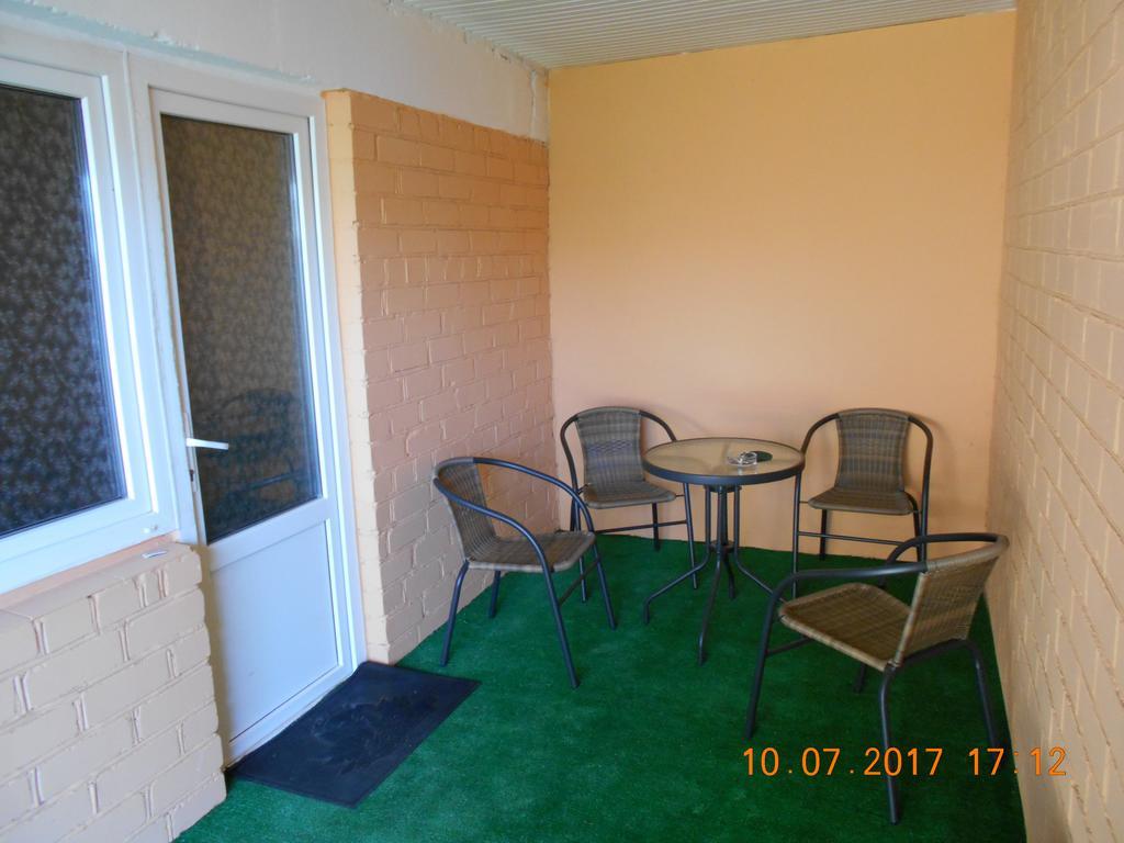 Lastochka Hotel Zaliznîi Port Exterior foto