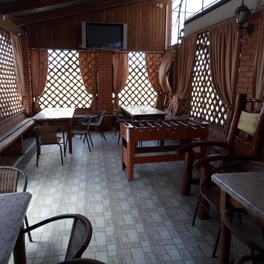 Lastochka Hotel Zaliznîi Port Exterior foto